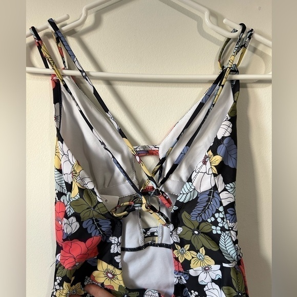 Jessica Simpson One Piece Floral Swimsuit - Picture 4 of 5